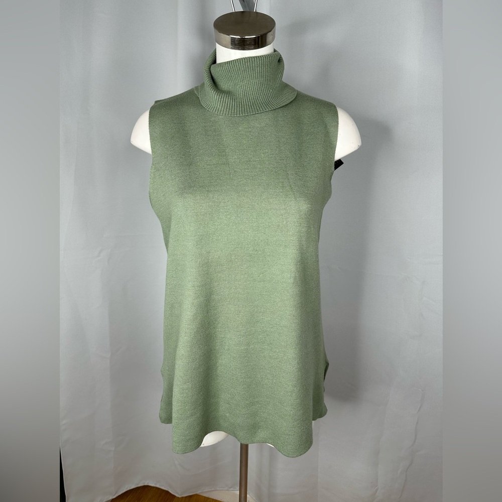 NWT $68 Truth by Republic Sleeveless Top Turtleneck Vest Sage Valley Sz Lg